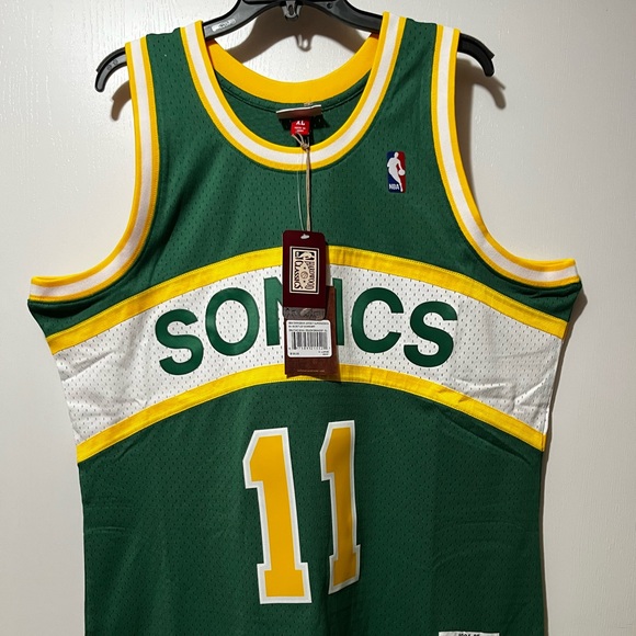 Mitchell & Ness Other - Mitchell & Ness Hardwood Classics Seattle Sonics Detlef Schrempf Road Jersey XL